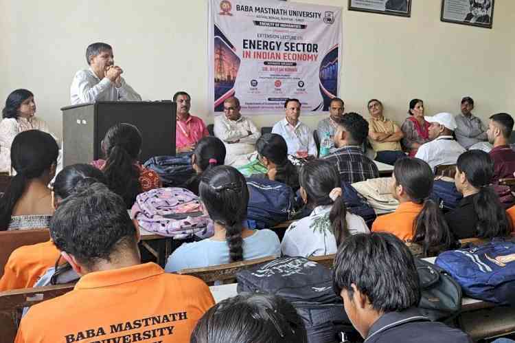 ऊर्जा सुरक्षा के बिना तेज आर्थिक विकास संभव नहीं : डॉ. राजेश कुमार