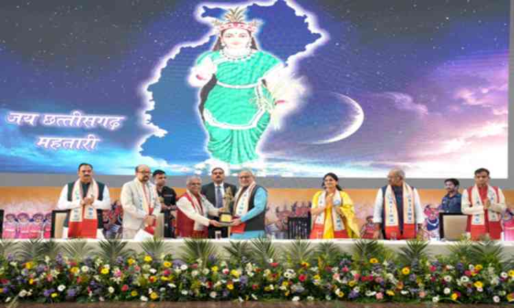 Vice President urges AIIMS Raipur graduates to serve nation with dedication