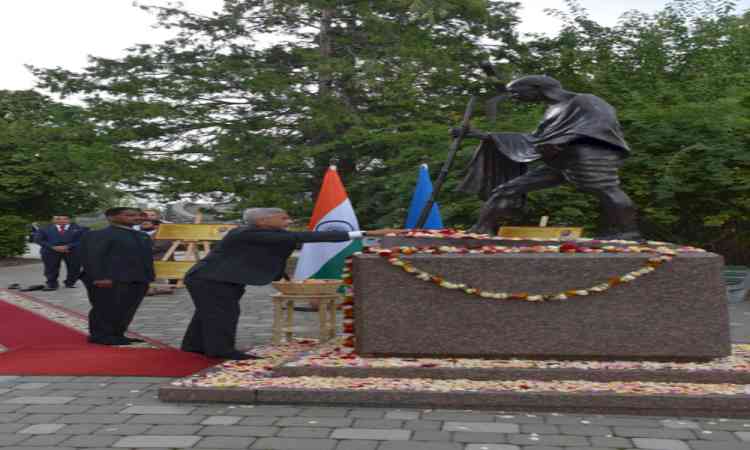 EAM Jaishankar concludes Kyiv visit by paying homage to Mahatma Gandhi