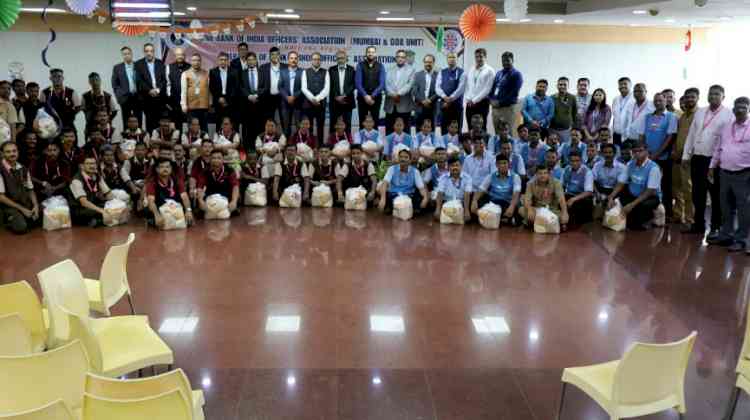 Bank of India Officers’ Association Mumbai–Goa Unit Distributes Essential Grocery Kits to Over 100 Facility Staff Ahead of Foundation Day