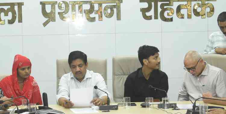 समाधान शिविरों की शिकायतों के  समयबद्ध निपटारे के निर्देश