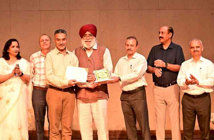 UHF Nauni Honours Teachers for Excellence in Teaching on Teachers’ Day