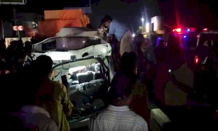Keralam CM seeks urgent NH safety audit after Thrissur crash kills eight TN students
