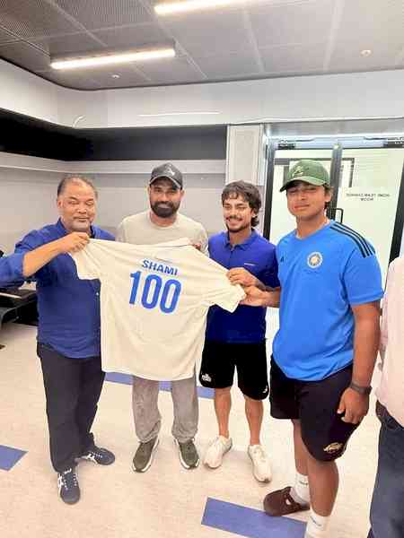 Cricket Association of Bengal felicitates Shami for 100th FC game milestone
