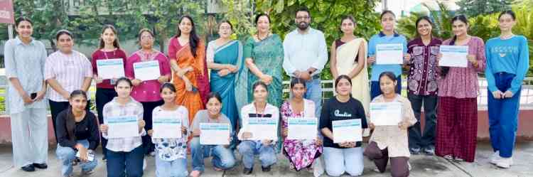 KMVites participate in National Seminar on Science Journalism at Pushpa Gujral Science City
