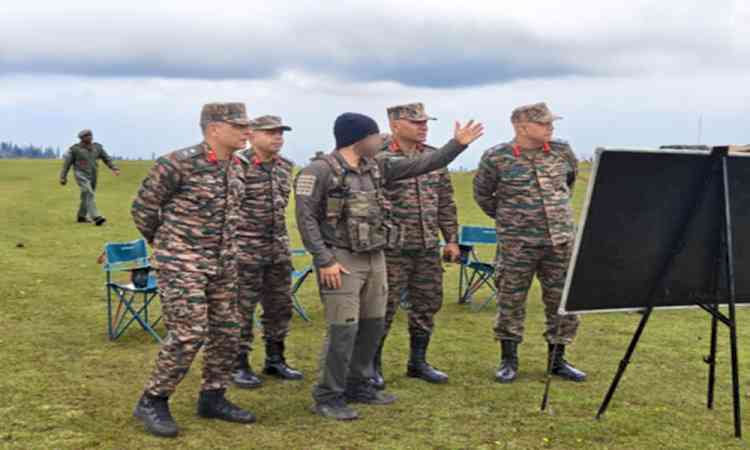 Northern Amy commander reviews operational preparedness in south Kashmir 