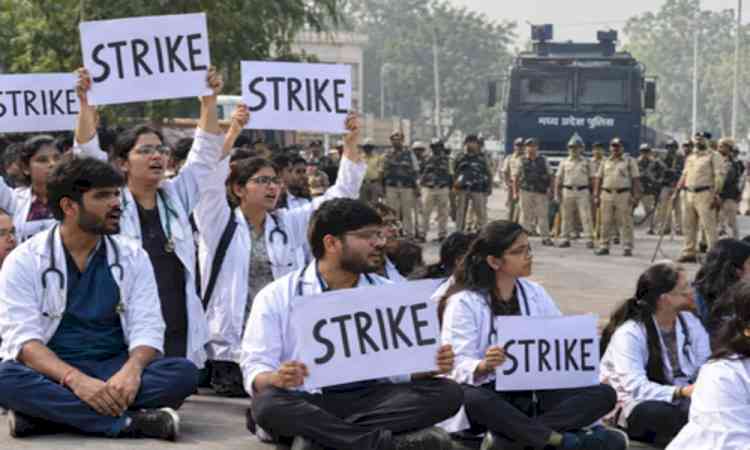 Intern doctors’ strike disrupts OPDs across Madhya Pradesh; JDA joins protest
