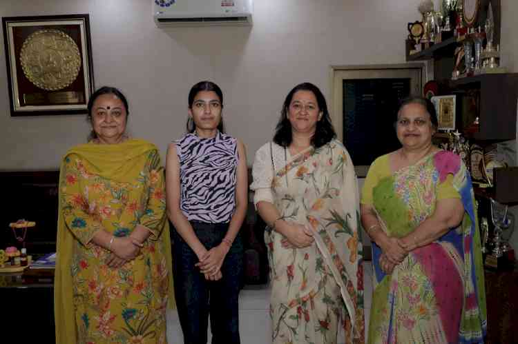 Jasamrit Kaur of B.A. Semester II Inscribes her Name in the Roll of Honour of PCM S.D. College for Women