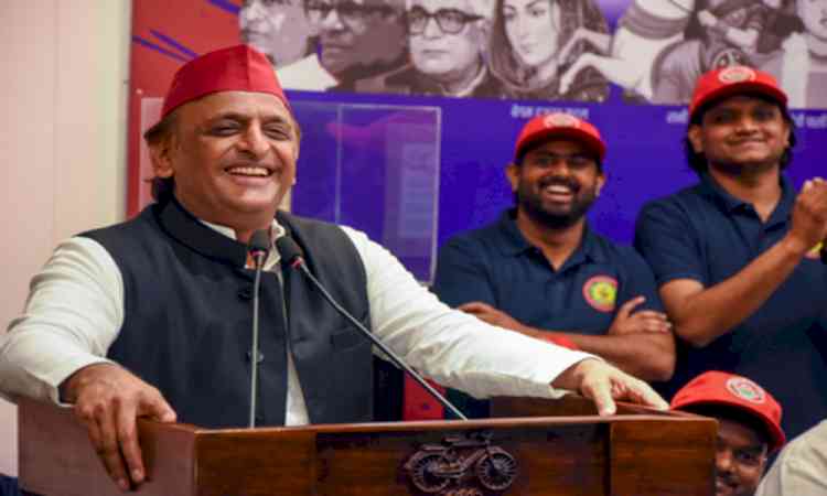 SP changes colour of students' wing dress code to blue; OP Rajbhar asks Akhilesh to join BSP