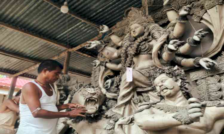 BJP, VHP welcome Bengal's Ashtami 'dry day' decision, Cong says attempt to divert attention
