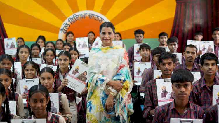 Gunjeet Ruchi Bawa Marks Literacy Day with 1200 Students at Govt High School Dhandari Kalan
