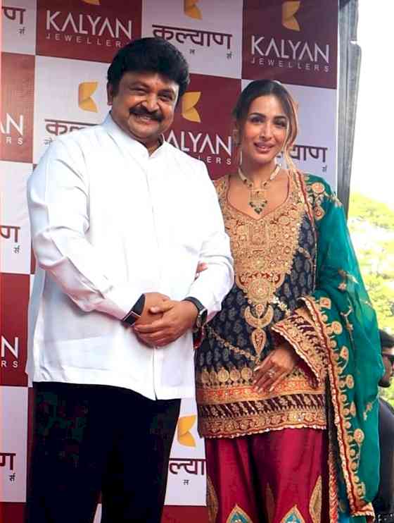 Malaika Arora Brings Glamour to Kalyan Jewellers’ Mulund Showroom