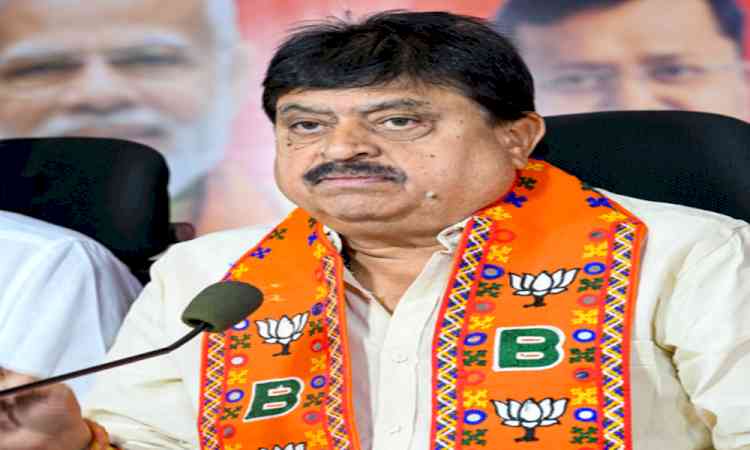 Fee reimbursement issue: Telangana BJP chief writes to Rahul Gandhi in Italian to seek his intervention