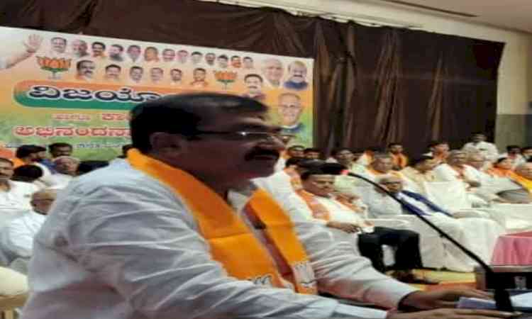 War of words between Karnataka Minister Mallikarjun, BJP MLA Harish spark public concern