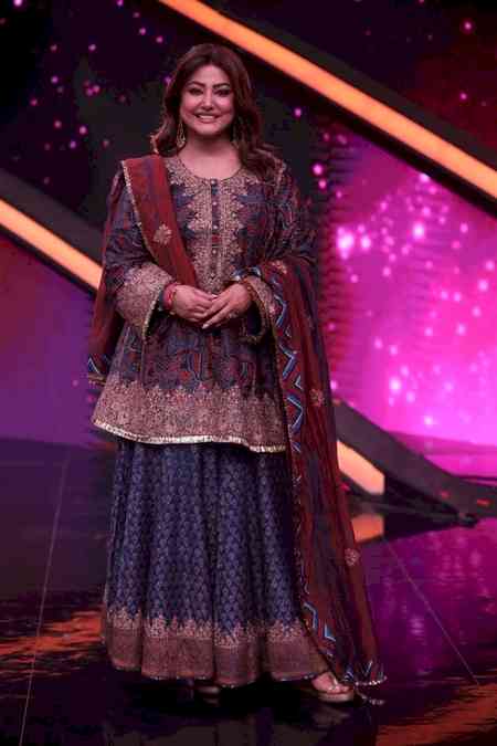 Hina Khan reveals husband Rocky Jaiswal also kept a fast for her during their first Karwa Chauth 