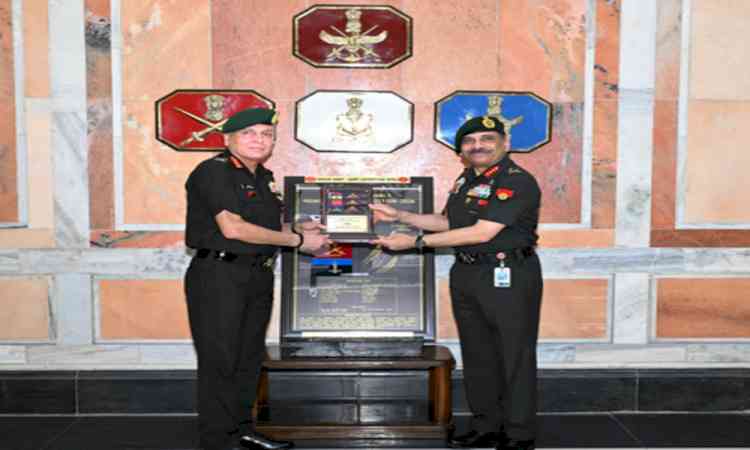 Army chief flags in Signals team which scaled three difficult Ladakh peaks