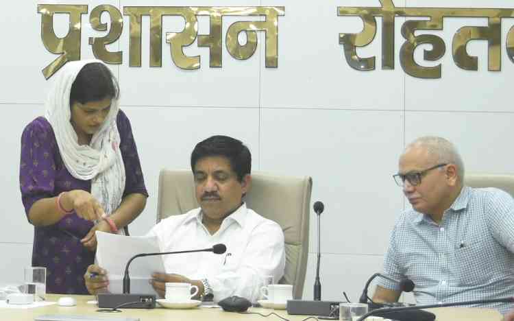 समाधान शिविर में हर शिकायत का समयबद्ध निपटारा करें अधिकारीः डीसी सतबीर सिंह