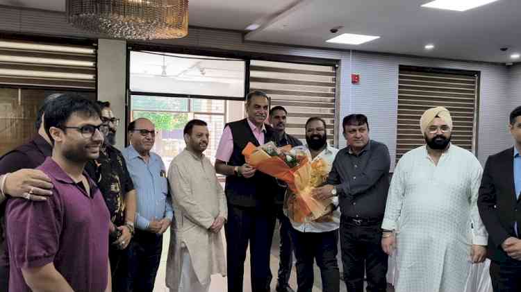 Senior BJP Leader Sanjay Tandon Inaugurates Blood Donation-cum-Health Check Up Camp