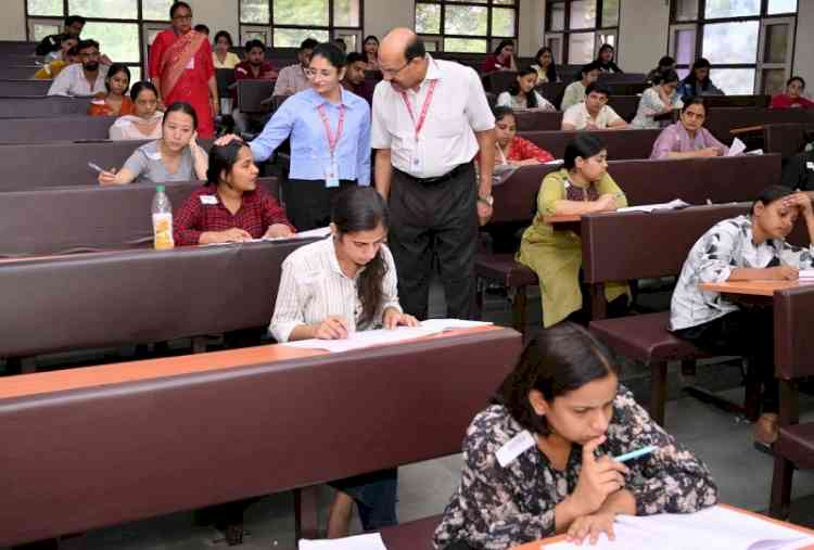 UHSR CET held peacefully; 21,231 candidates appear at 86 centres