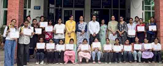 कम्युनिकेशन, कॉन्फिडेंस और प्रोफेशनलिज्म से करियर को नई उड़ान