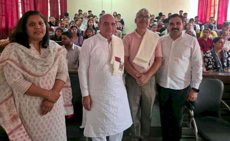पंचकोश से समझाया व्यक्तित्व विकास का मंत्र, एमडीयू में नवप्रवेशी विद्यार्थियों का स्वागत