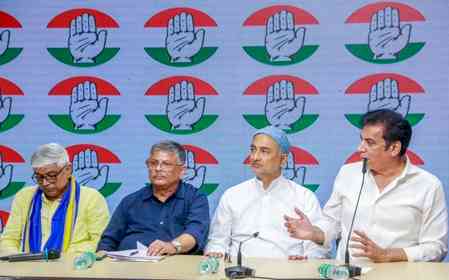 Former DUTA chief Aditya Narayan Mishra joins Congress