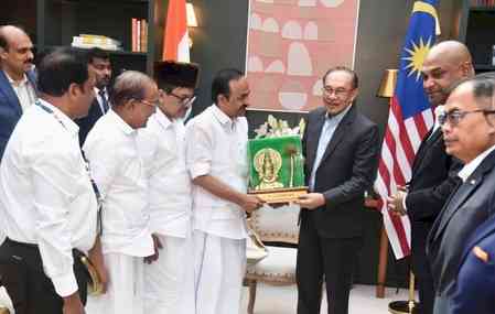 CM Satheesan, Malaysian PM discuss expanding Kerala-Malaysia ties