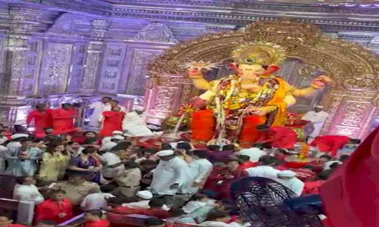 Ganesh Chaturthi celebrations sweep India; devotees throng Maharashtra temples, pandals