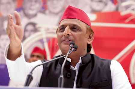 Akhilesh replaces Shivpal as Chairman of Lohia Trust, second to come under SP chief’s command