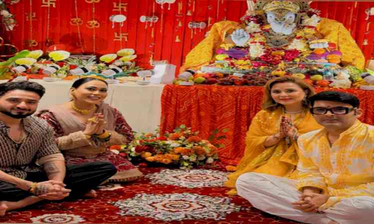 Afsana Khan visits Kapil Sharma’s house for Ganpati celebrations, gets heavily trolled over her religious identity