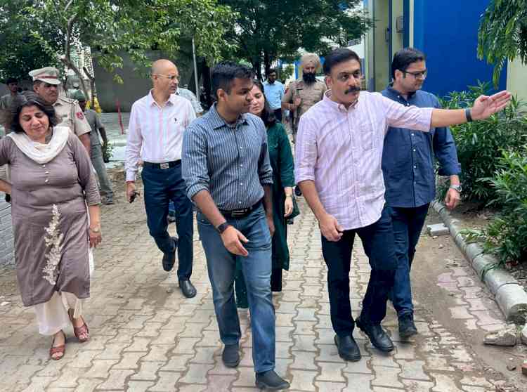 Deputy Commissioner Ludhiana Visits Lord Mahavir Civil Hospital to Review Healthcare Services