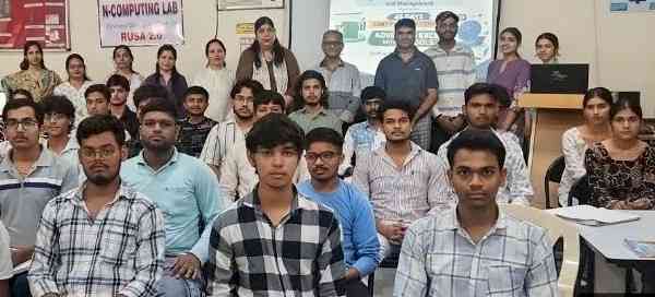 एक्सेल के साथ एआई टूल्स सीखेंगे विद्यार्थी, हिंदू कॉलेज में 45 दिन का कोर्स शुरू