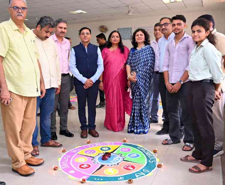 नए आइडिया और तकनीकी ज्ञान से विकसित भारत में योगदान दें इंजीनियरिंग छात्रः कुलसचिव
