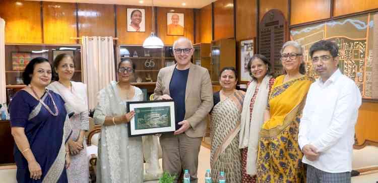 Curtin University, PU explore MoU, joint programmes and academic collaboration