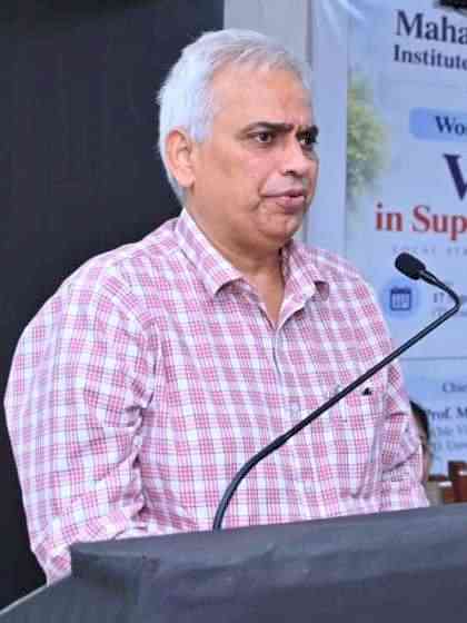 लोकल उत्पादों को ग्लोबल ब्रांड बनाएं युवाः वीसी प्रो. मिलाप पूनियाँ