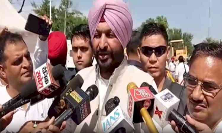 Ravneet Bittu claims his convoy attacked near Batala, accuses AAP workers
