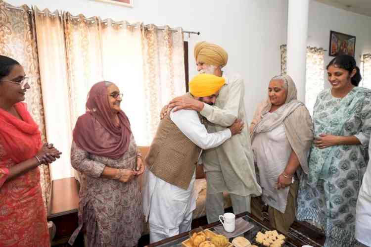 CM Bhagwant Singh Mann Begins Door-To-Door Election Campaign From Dhuri, Highlights ‘Mann Da Munafa’