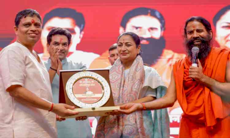 Delhi CM Rekha Gupta joins 'Haritalika Teej Mahotsav' with Nepali, Gorkhali community