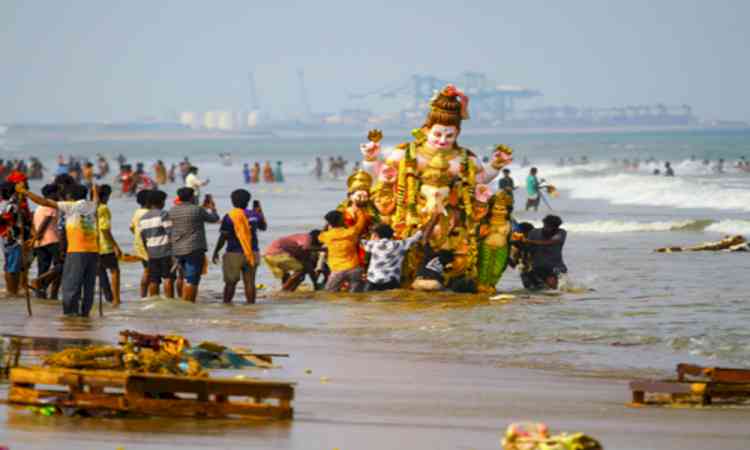 6,436 Ganesh idols immersed in Mumbai on 7th Day; no untoward incident reported