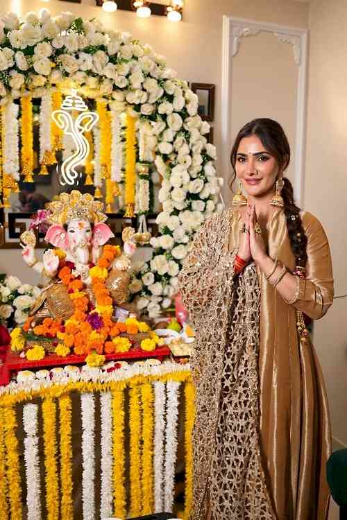 Alankrita Sahai Spreads Joy and Festive Cheer as She Welcomes Bappa 