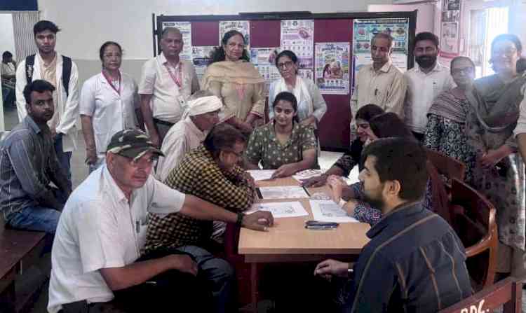 अल्जाइमर के शुरुआती संकेत पहचानना जरूरी, जागरूकता से बचाव संभव