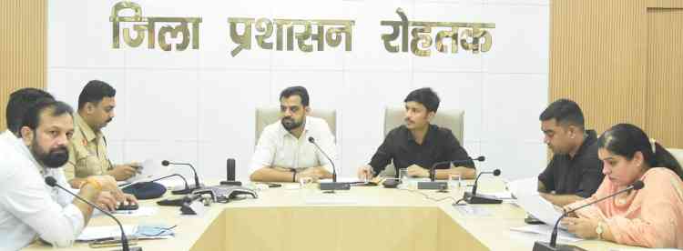 पोर्टलों की लंबित शिकायतों पर डीसी सख्त, मंगलवार तक निपटारा नहीं तो होगी कार्रवाई की सिफारिश