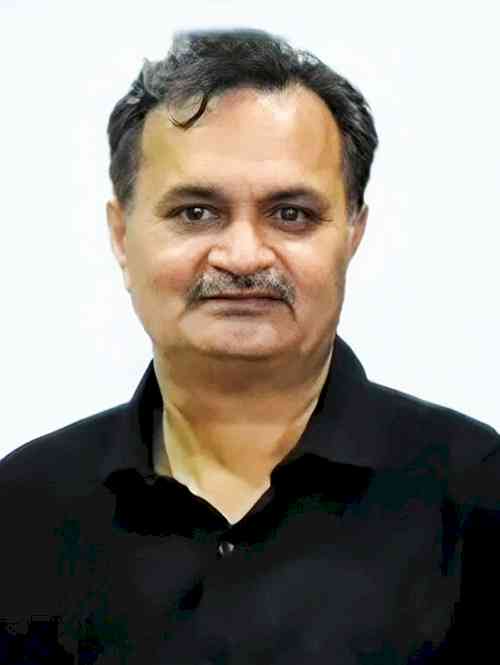 प्रेस मान्यता समितियों के पुनर्गठन की मांग, एचयूडब्ल्यूजे ने सरकार को सौंपा ज्ञापन