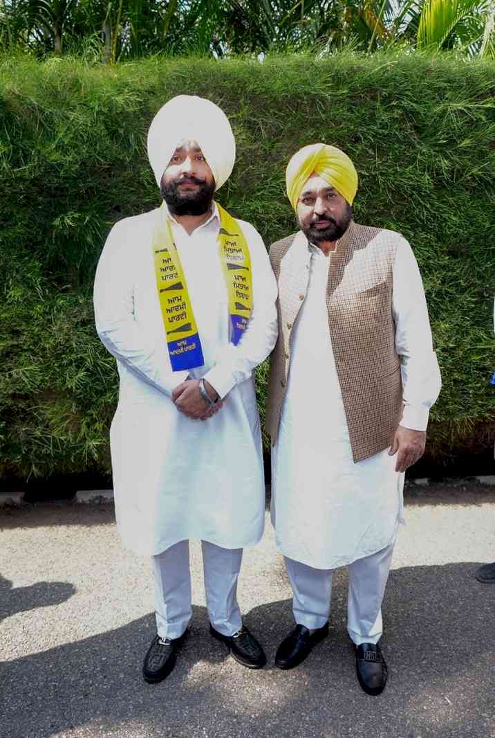Major Boost for Aam Aadmi Party in Jalandhar; Akali Leader Rantej Singh Powar Joins AAP