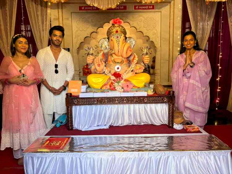 Thodi Si Umeed Thoda Sa Aasman Actress Aarti Birajdar on Her Ganpati Pandal Visit with Co-actors: What Caught My Attention Was a Board Asking Devotees to Bring Books and Pens