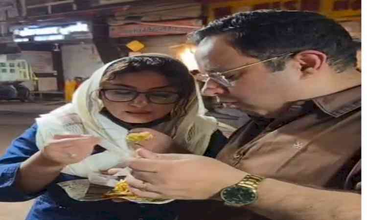 Divya Dutta enjoys late-night food at Indore’s Sarafa Bazaar, says ‘chup chup ke khaane ka mazza hi aur hai’