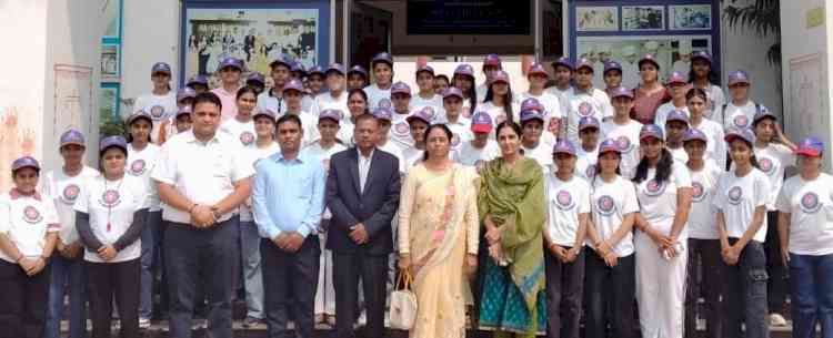 आईएचएम में एनएसएस स्वयंसेवक छात्राओं को मिला कौशल और करियर का पाठ