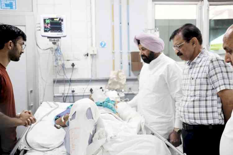 Kewal Singh Dhillon Visits DMC Hero Heart to Inquire About Injured BJP Leader During ‘Nasha Mukt Punjab Yatra’
