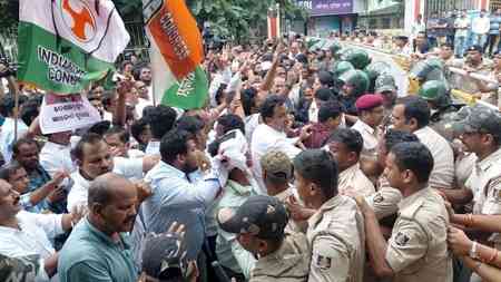 Odisha Congress gheraos CEO office, demands removal of Gyanesh Kumar