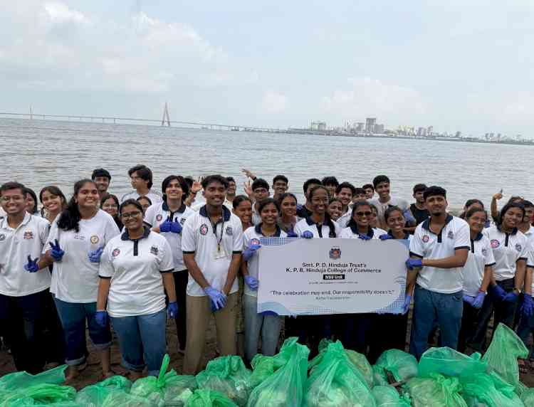 K.P.B. Hinduja College Students Organise a Clean-up drive at Dadar Chowpatty Beach #AftertheCelebration